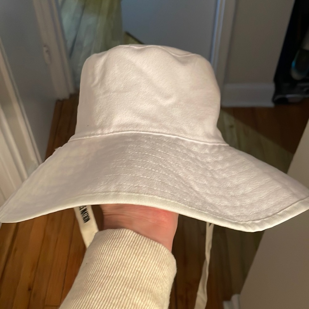 Reversible bucket hat! Blue and white zubaz / plain white